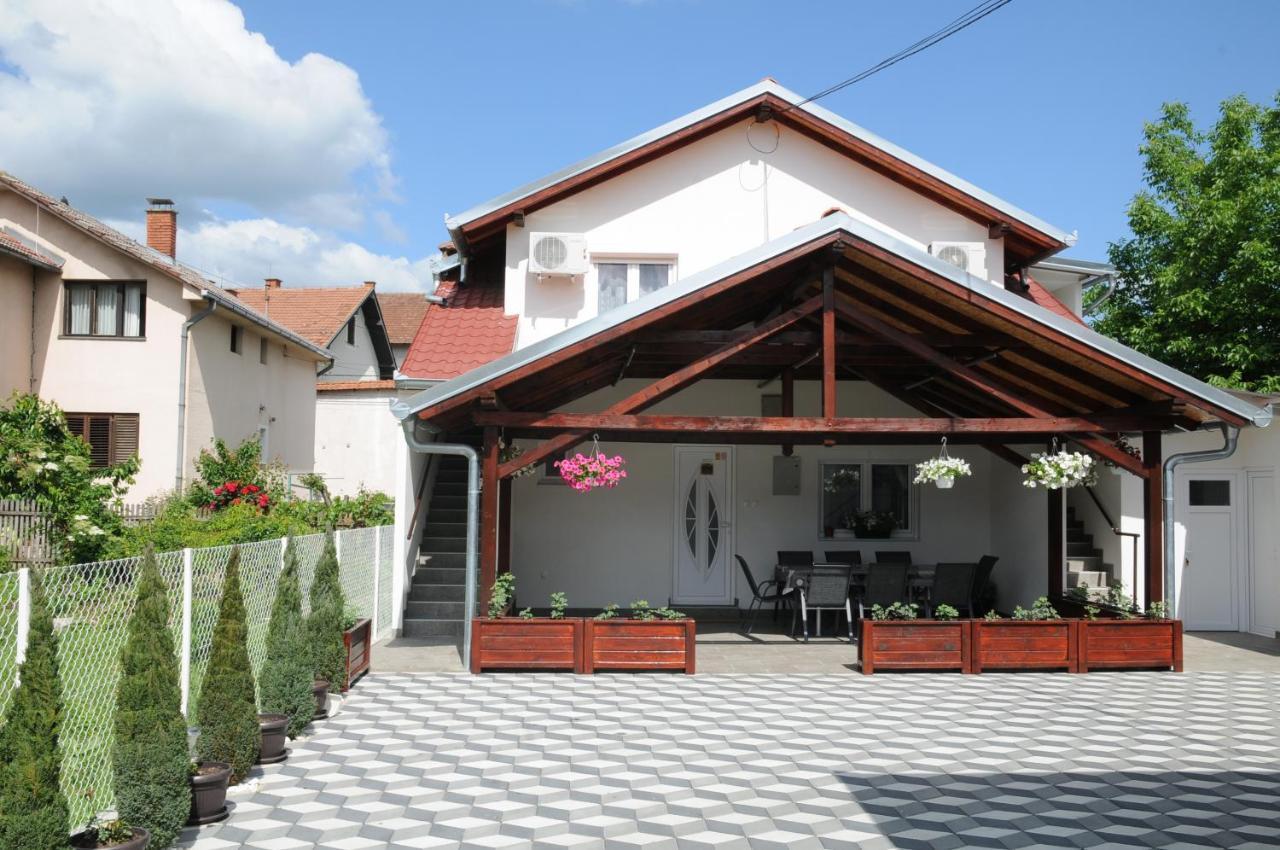 Favorit Apartments Čačak Dış mekan fotoğraf